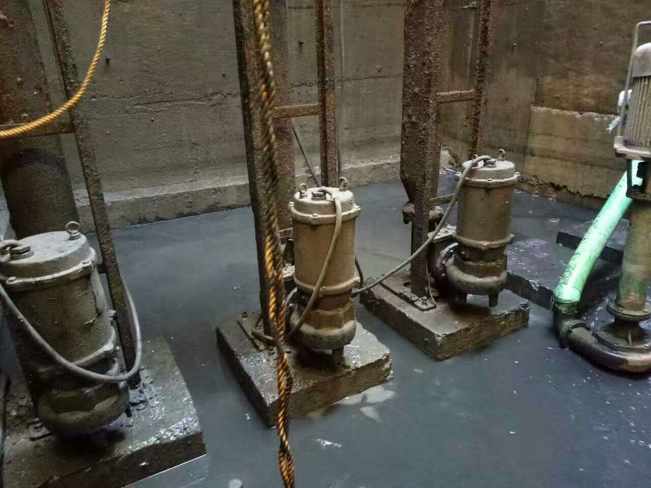 韶山污水池清理